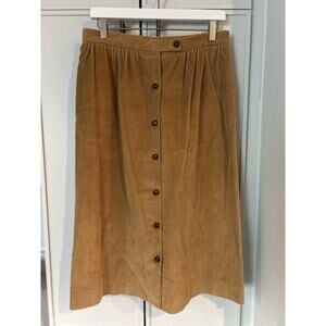 Rare Find! Vintage 80’s‎ EJE Corduroy Brown Skirt With Classic Buttons.